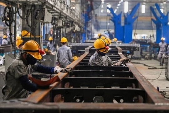 VNDirect: Ngành công nghiệp và xây dựng sẽ tăng trưởng mạnh nhất