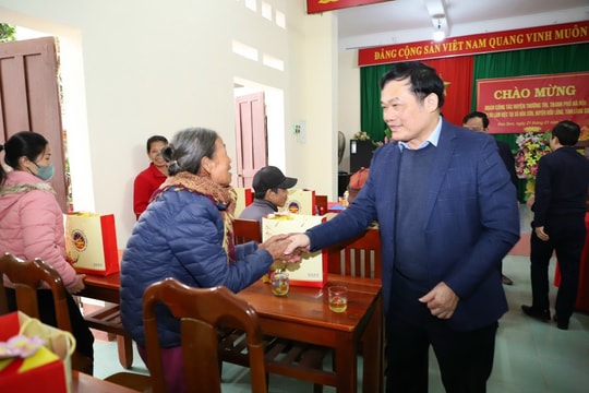 Trao gửi yêu thương Tết đến, xuân về