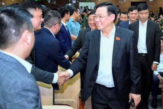 Chủ tịch Quốc hội Vương Đình Huệ dự Chương trình “Tết vì người nghèo –Xuân Giáp Thìn 2024” tại tỉnh Nghệ An