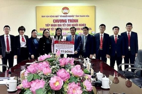 Tiếp nhận 4.200 suất quà Tết từ Agribank Thanh Hóa