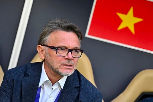 VFF chấm dứt hợp đồng với HLV Troussier