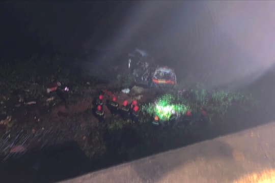 Xe khách lao xuống vực ở cao tốc La Sơn -Túy Loan, nhiều người thương vong