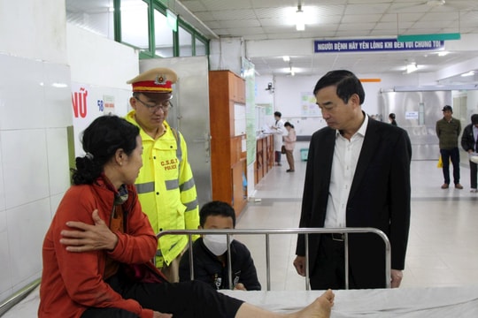 Vụ xe khách lao xuống vực: Nạn nhân bàng hoàng kể lại thời khắc sinh tử