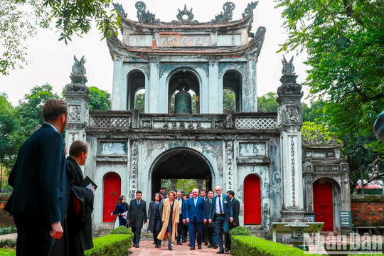Tổng thống Cộng hòa Liên bang Đức và Phu nhân thăm Văn Miếu - Quốc Tử Giám