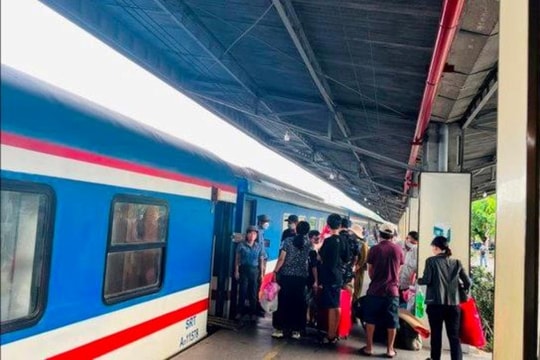 Tăng thêm 9 chuyến tàu Tết phục vụ Nhân dân