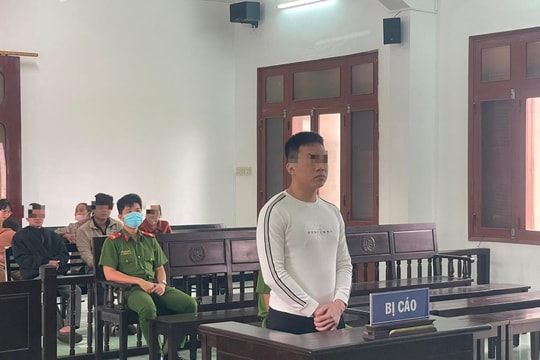 Bênh bạn gái, chém trọng thương người can ngăn