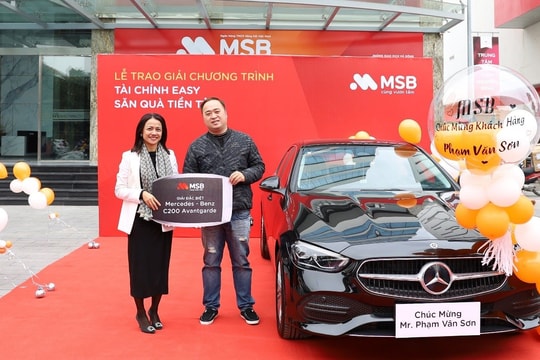 MSB trao xe mercedes cho khách hàng may mắn