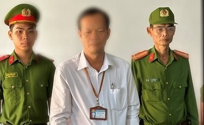 Phê duyệt mua nền nhà vượt lũ sai đối tượng, gây thiệt hại hơn 2 tỉ đồng
