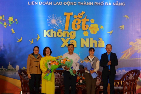 Ấm áp, ý nghĩa với “Tết không xa nhà”