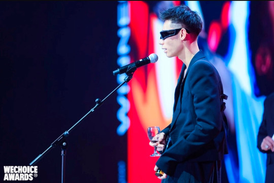 MCK lập kỷ lục giải thưởng tại WeChoice Awards 2023