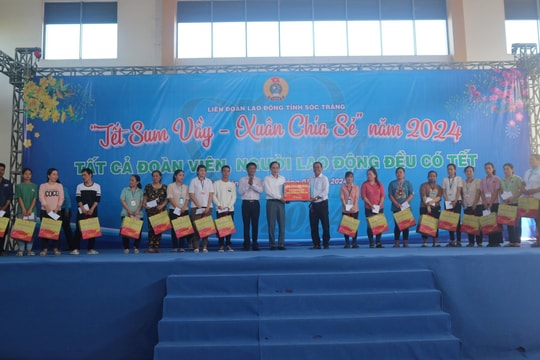 Trao gần 7.000 phần quà cho đoàn viên, người lao động tỉnh Sóc Trăng