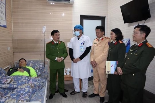 Bắt giữ đối tượng vận chuyển pháo lậu, tông bị thương CSGT