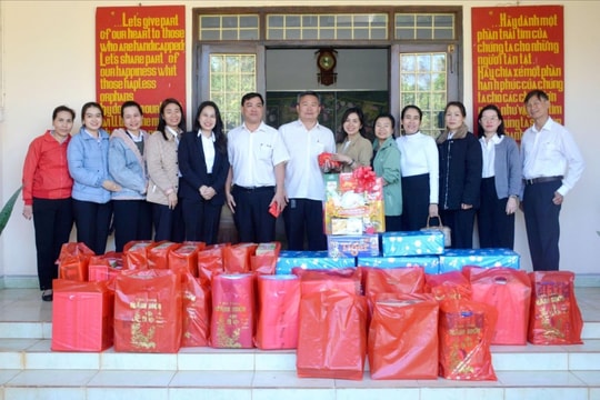 TAND tỉnh Gia Lai thăm, tặng quà tại Trung tâm bảo trợ xã hội tỉnh