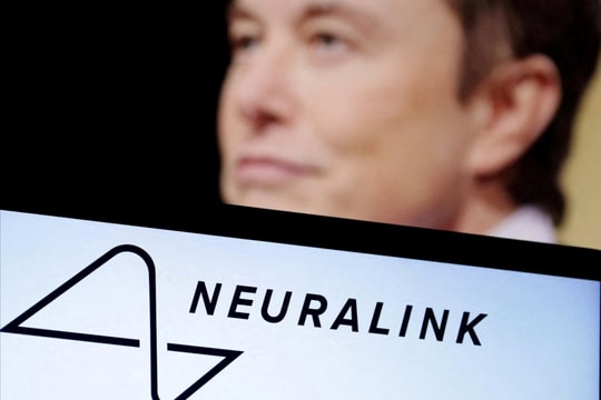 Tỷ phú Elon Musk cho biết công ty Neuralink đã cấy chip não đầu tiên vào người