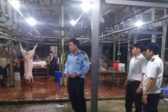 Long An: Tăng cường kiểm tra an toàn thực phẩm cận Tết