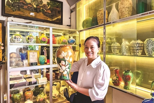 Làng nghề sơn mài hối hả vào Xuân