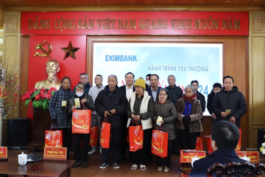 'Góp Nắng Xuân 2024' trao hàng trăm suất quà cho người nghèo tại Nam Định