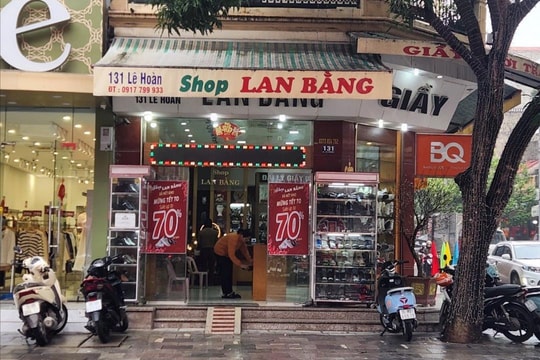 Bán giày “fake”, một cửa hàng bị xử phạt hơn 100 triệu đồng