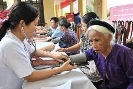 Hà Nội: Người cao tuổi từ 70 đến dưới 80 được hỗ trợ 100% mức đóng bảo hiểm y tế