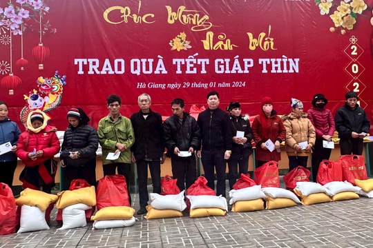 TAND tỉnh Hà Giang chung tay mang Tết đến với người nghèo
