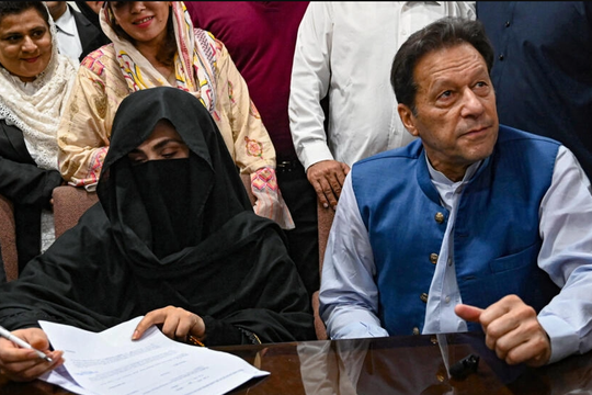 Cựu Thủ tướng Pakistan bị kết án 14 năm tù vì tham nhũng
