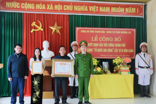 Trao Bằng Tổ quốc ghi công cho thân nhân Trung tá công an hy sinh