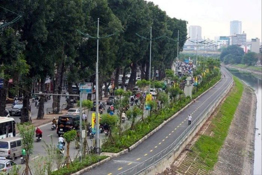 Thí điểm làn đường cho xe đạp tuyến ven sông Tô Lịch