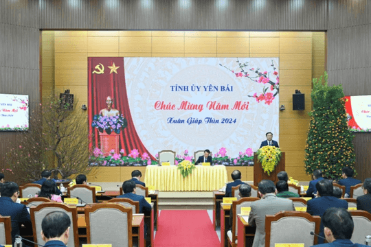 Chủ tịch Quốc hội thăm, làm việc tại Yên Bái