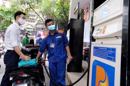 Giá xăng RON 95-III tăng mạnh lên trên 24.000 đồng/lít