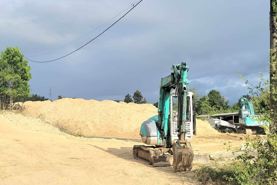 Chủ tịch tỉnh Kon Tum yêu cầu các đơn vị đẩy nhanh tiến độ xây dựng các dự án đầu tư công