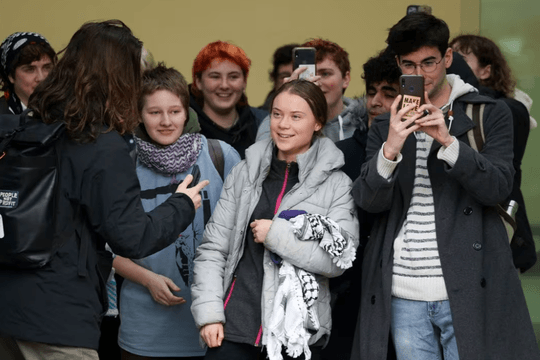 Nhà hoạt động khí hậu Greta Thunberg được trắng án