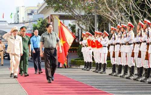 Thủ tướng Chính phủ chúc Tết lực lượng vũ trang TP Cần Thơ