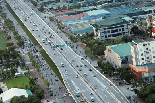 Thủ đô phân luồng lắp đặt cầu đi bộ đường Võ Văn Kiệt