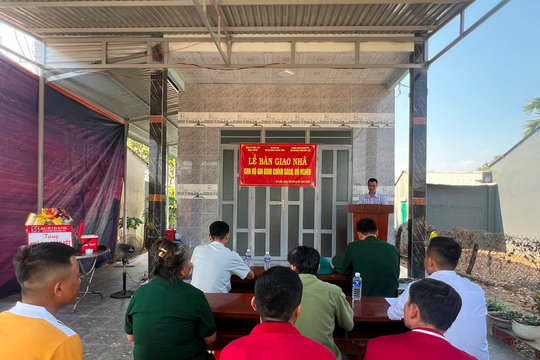 Bộ đội Biên phòng Đắk Lắk bàn giao 3 căn nhà dịp Tết