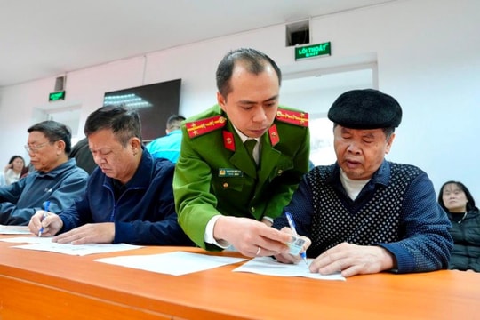 Hà Nội: Đẩy mạnh chi trả trợ cấp an sinh xã hội qua tài khoản