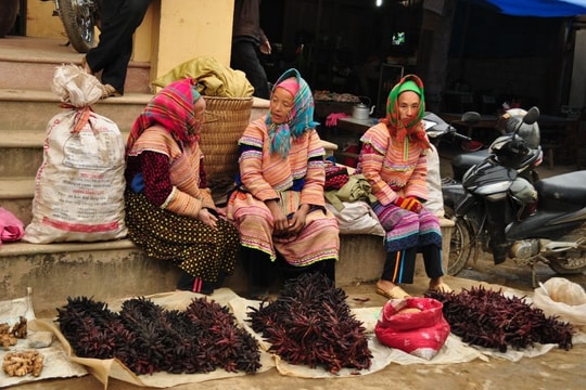 Rực rỡ chợ Tết Bắc Hà