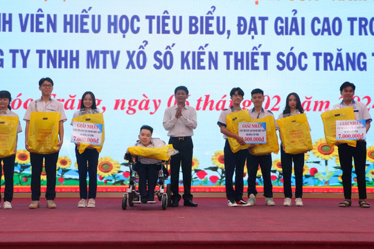 Trao gần 400 suất học bổng khuyến học khuyến tài “Lương Định Của” năm 2023