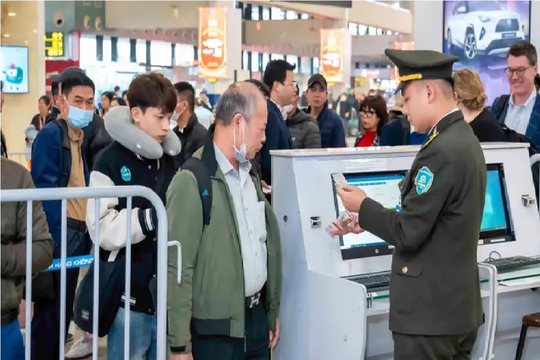 Dự kiến có hơn 100.000 lượt hành khách qua sân bay Nội Bài trong hôm nay