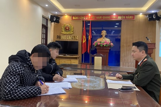 Quảng cáo đánh bạc trong khi livestream bóng đá phủi