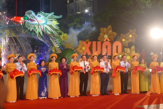 Đường hoa Nguyễn Huệ Tết Giáp Thìn chính thức khai mạc