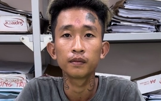 Táo tợn khống chế cướp vàng của nữ sinh trong đêm