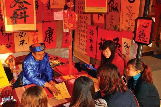 Xin chữ, cho chữ: Nét văn hóa của sự trọng chữ nghĩa