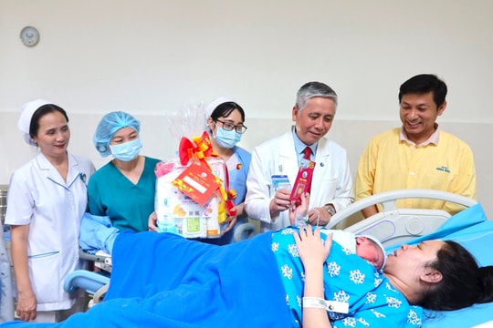 Chào đón những em bé ‘rồng vàng’ đầu tiên của TP.HCM
