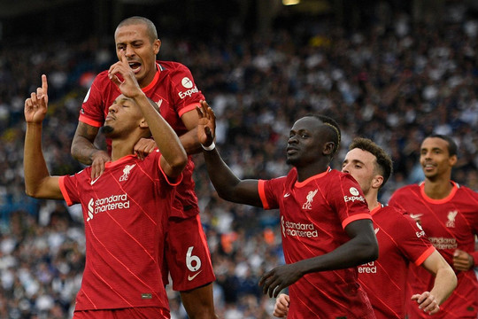 Liverpool dùng Burnley làm "bàn đạp" để đòi lại ngôi đầu bảng