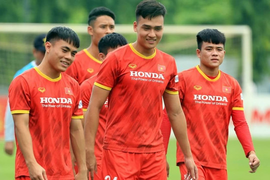 Bùi Hoàng Việt Anh lọt top cầu thủ xuất sắc tại Asian Cup