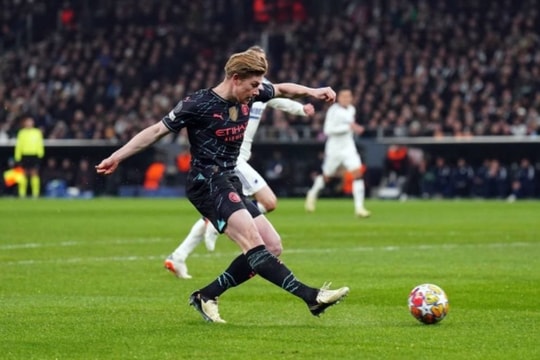 Man City lập hai kỷ lục trong ngày giành vé vào tứ kết Champions League