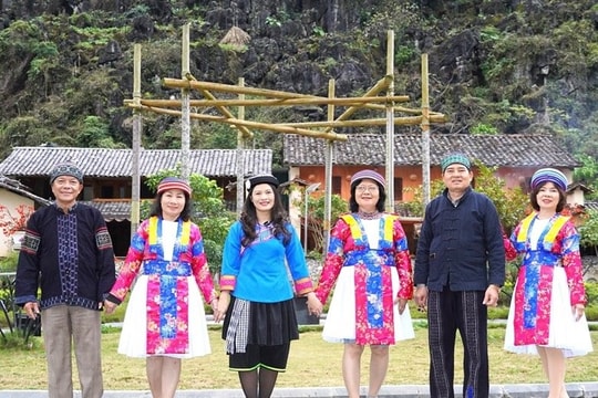 Du khách nườm nượp kéo về Hà Giang, Cao Bằng du xuân