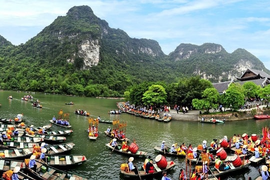 Ninh Bình đón gần 600.000 lượt khách trong dịp Tết