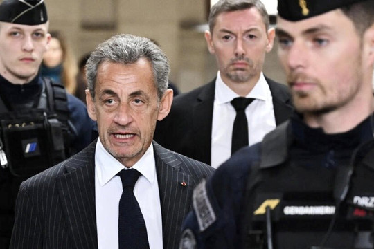 Cựu Tổng thống Pháp Nicolas Sarkozy bị tuyên phạt 1 năm tù