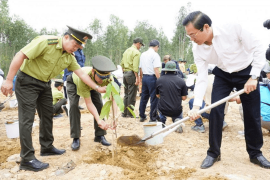 Phát động Tết trồng cây bảo vệ vùng biển đảo Khánh Hòa